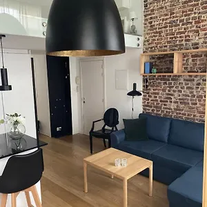 Moderne Centre De Apartment